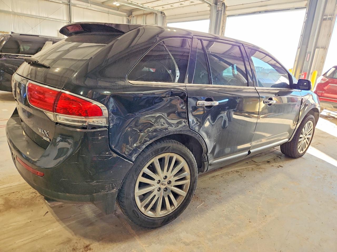 2011 LINCOLN MKX photo 3