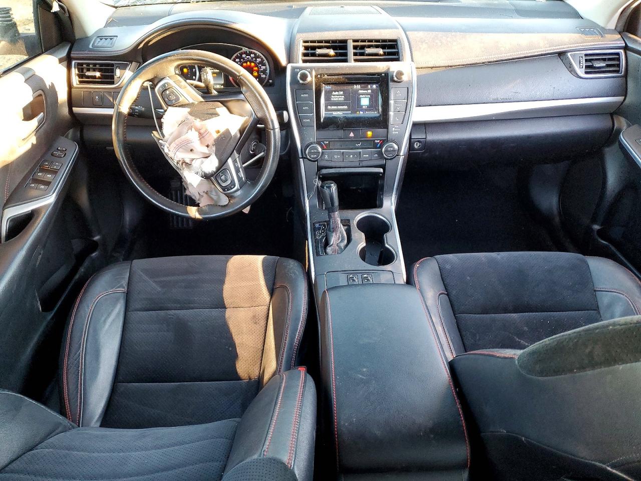 2015 TOYOTA CAMRY photo 22