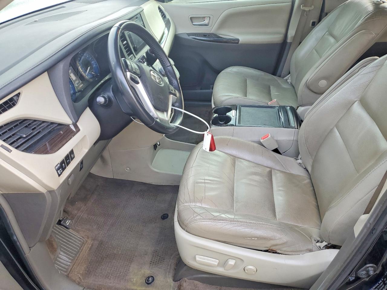 2017 TOYOTA SIENNA XLE PREMIUM 8-PASSENGER photo 7
