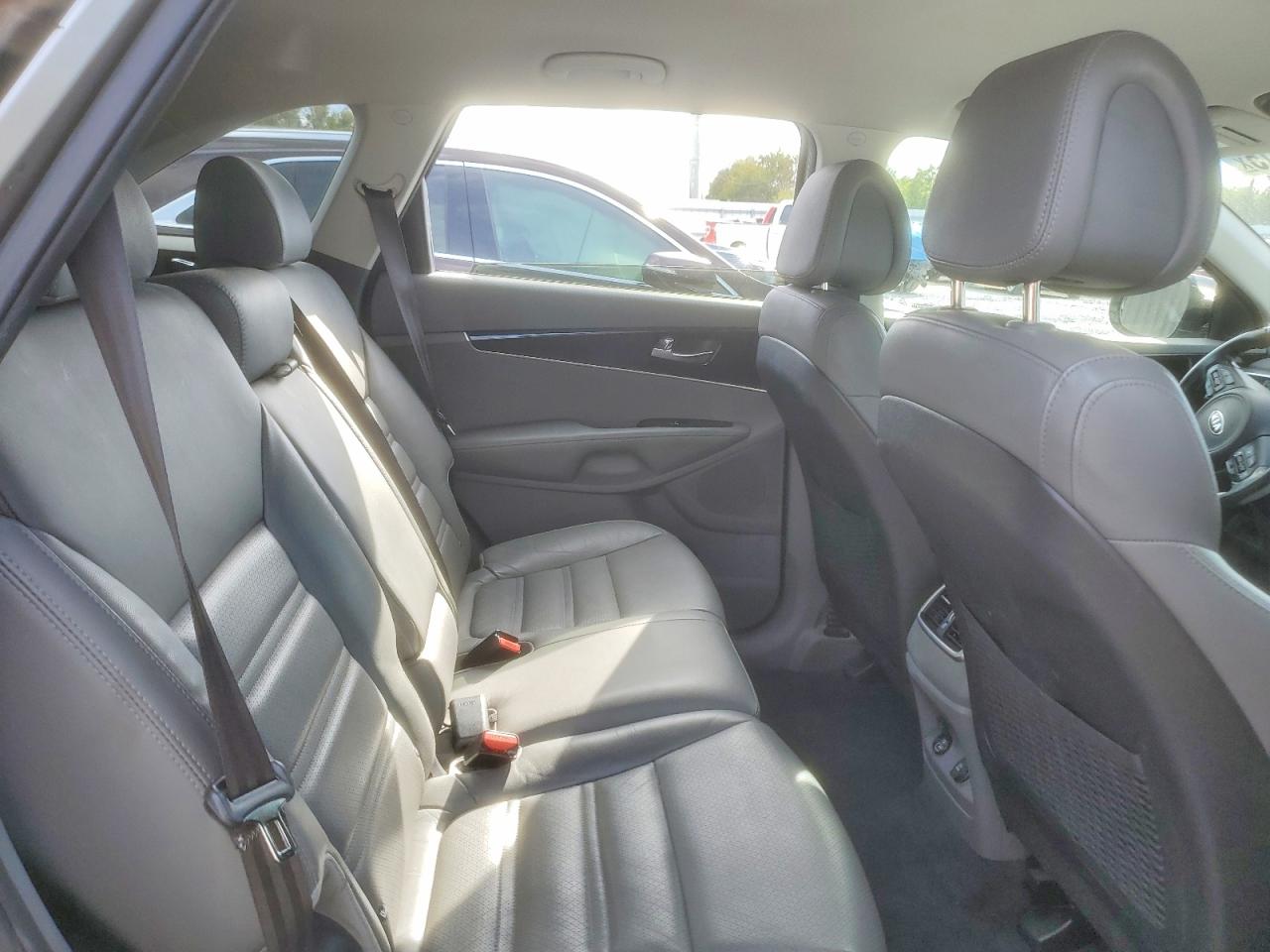 2016 KIA SORENTO EX photo 11