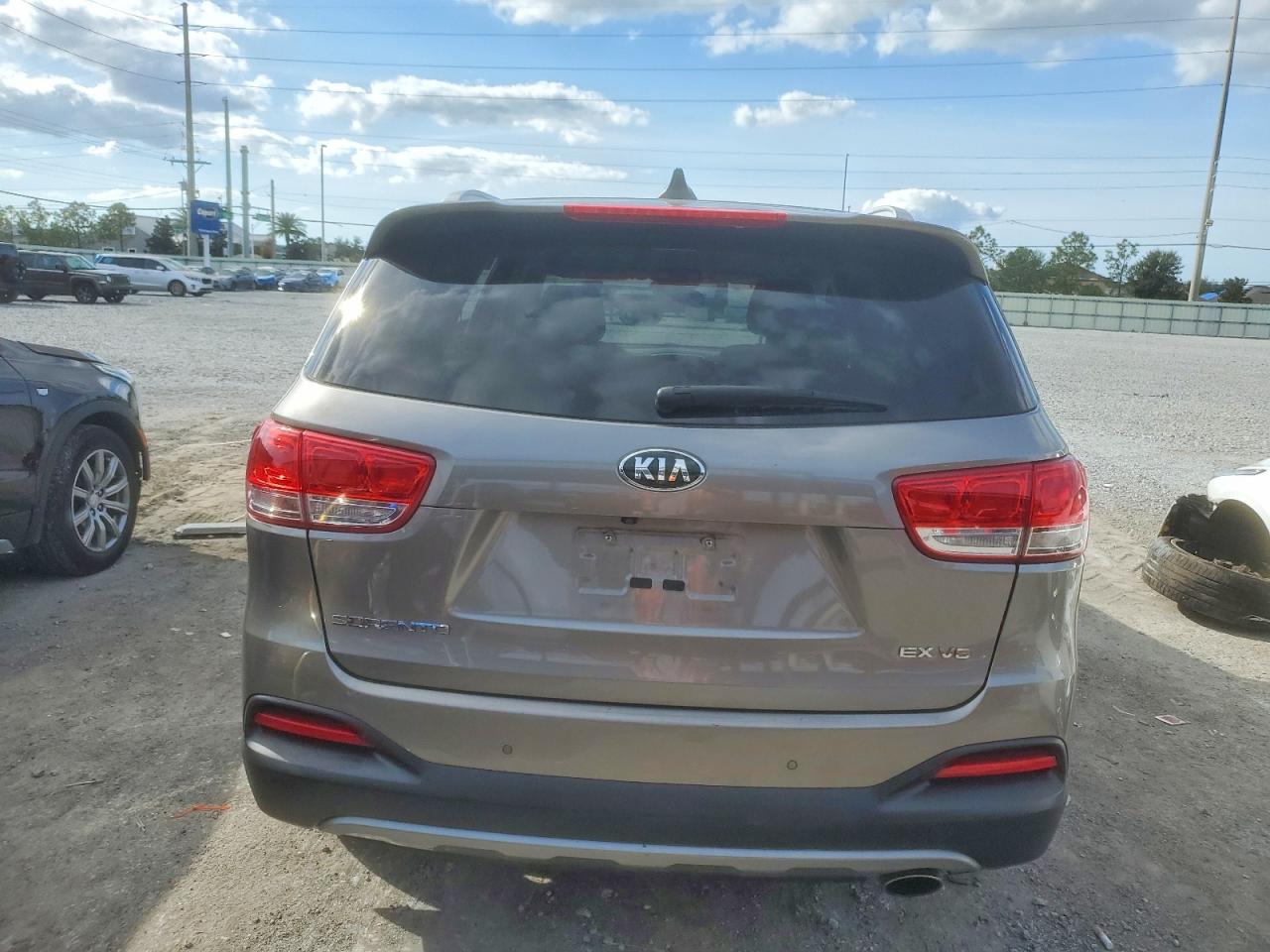 2016 KIA SORENTO EX photo 6