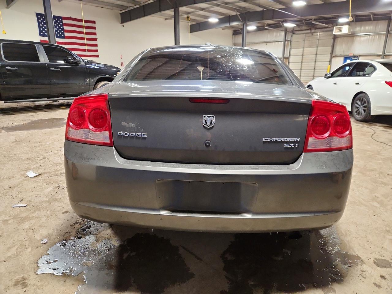 2010 DODGE CHARGER SXT photo 6