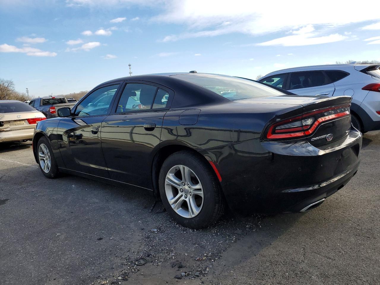 2017 DODGE CHARGER SE photo 2