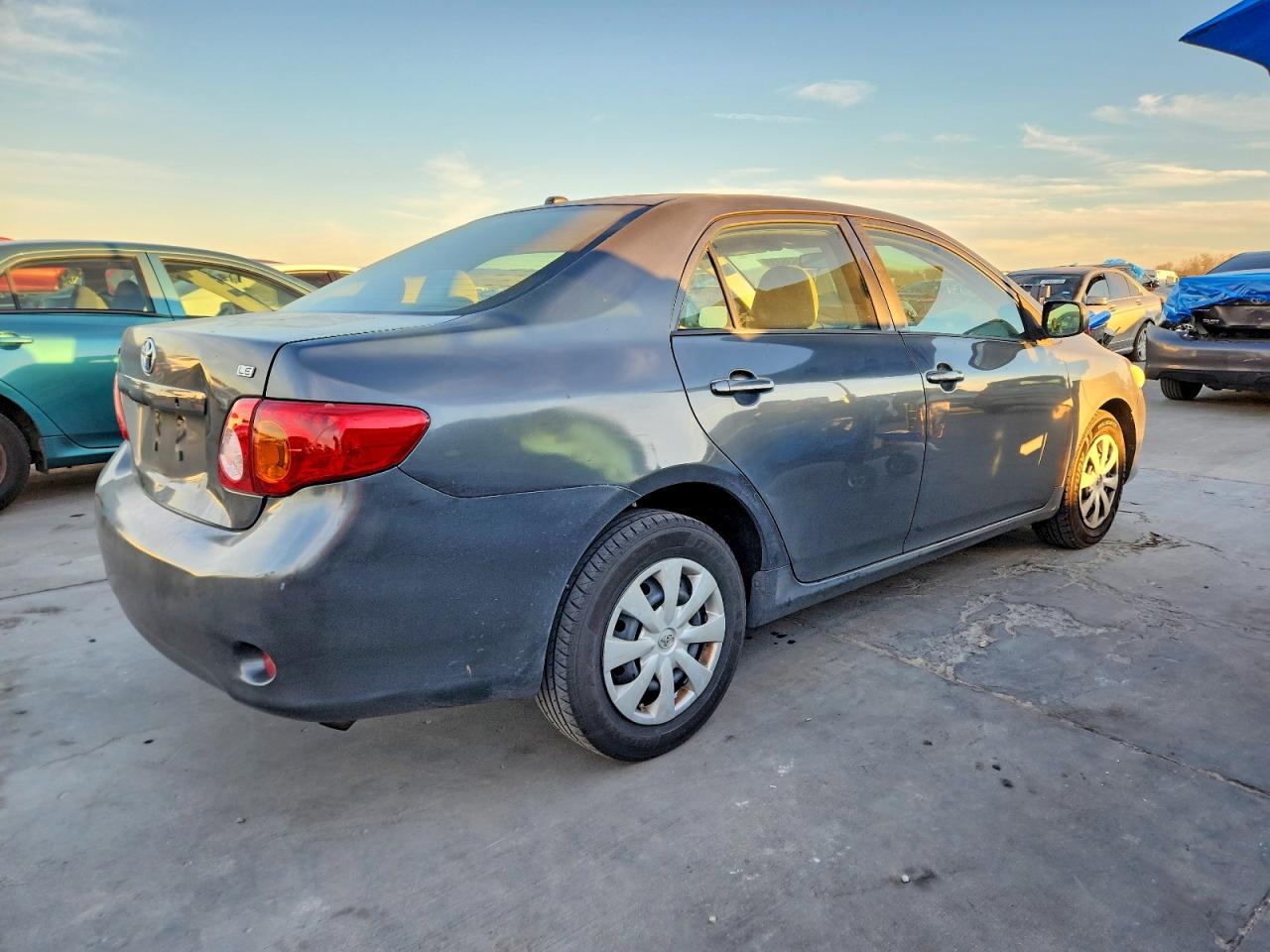 2010 TOYOTA COROLLA BASE photo 3