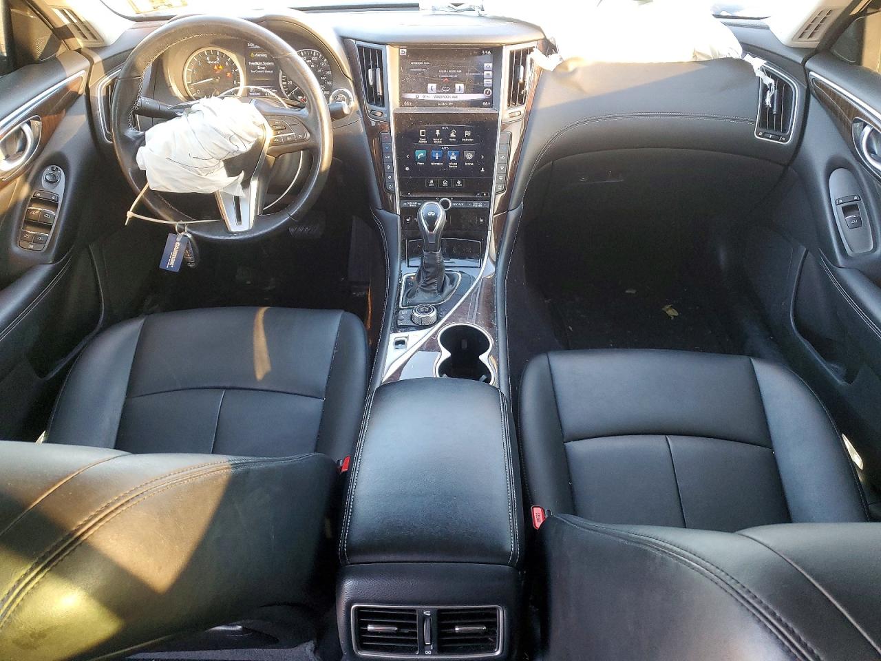2018 INFINITI Q50 LUXE photo 8