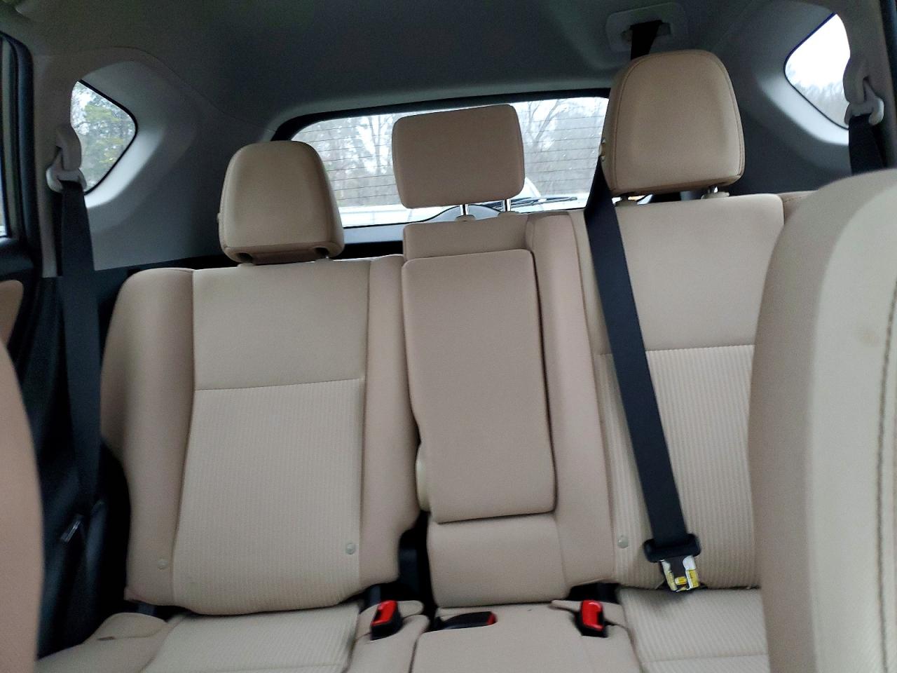 2014 TOYOTA RAV4 XLE photo 10