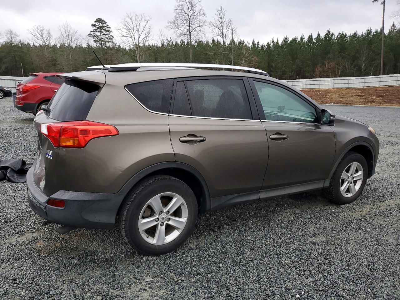 2014 TOYOTA RAV4 XLE photo 3
