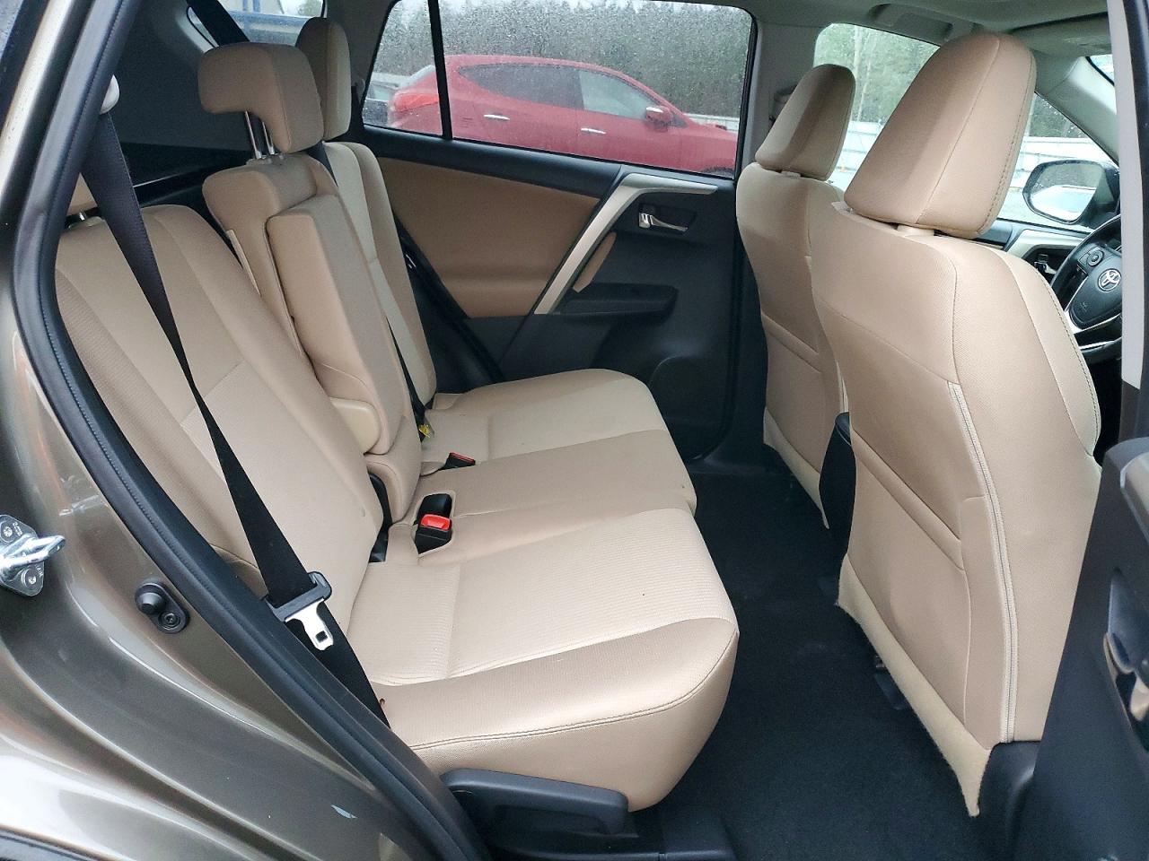 2014 TOYOTA RAV4 XLE photo 11