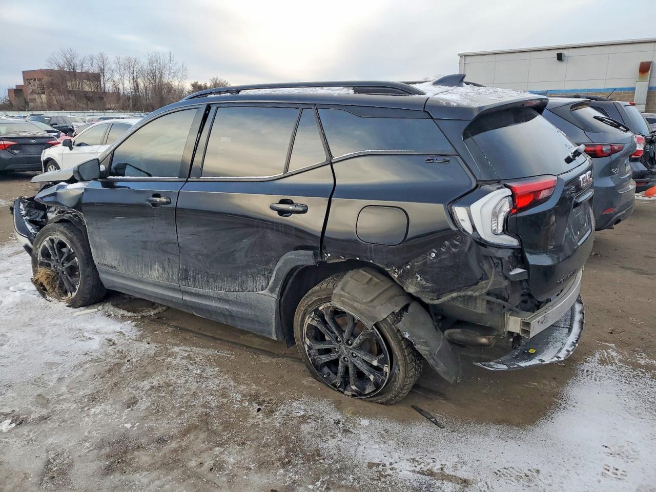 2019 GMC TERRAIN SLE photo 2