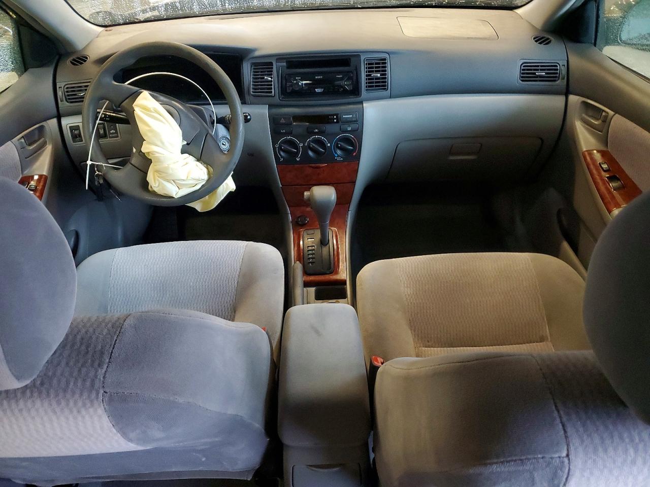 2005 TOYOTA COROLLA CE photo 8