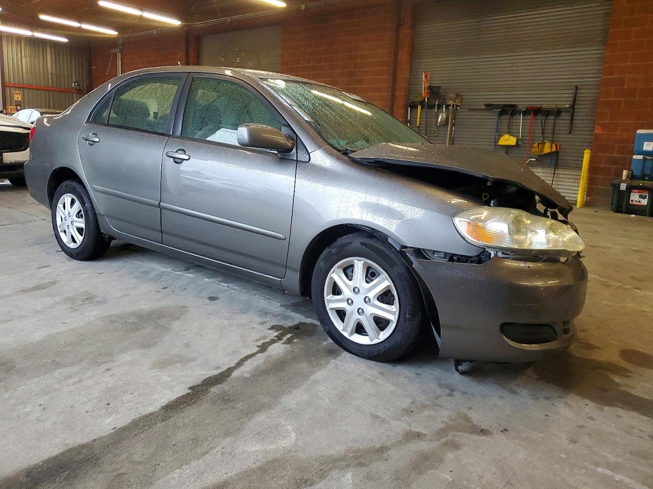 2005 TOYOTA COROLLA CE photo 4