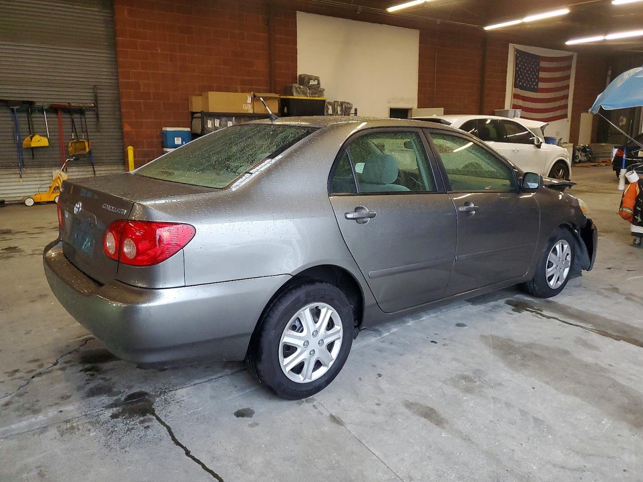 2005 TOYOTA COROLLA CE photo 3