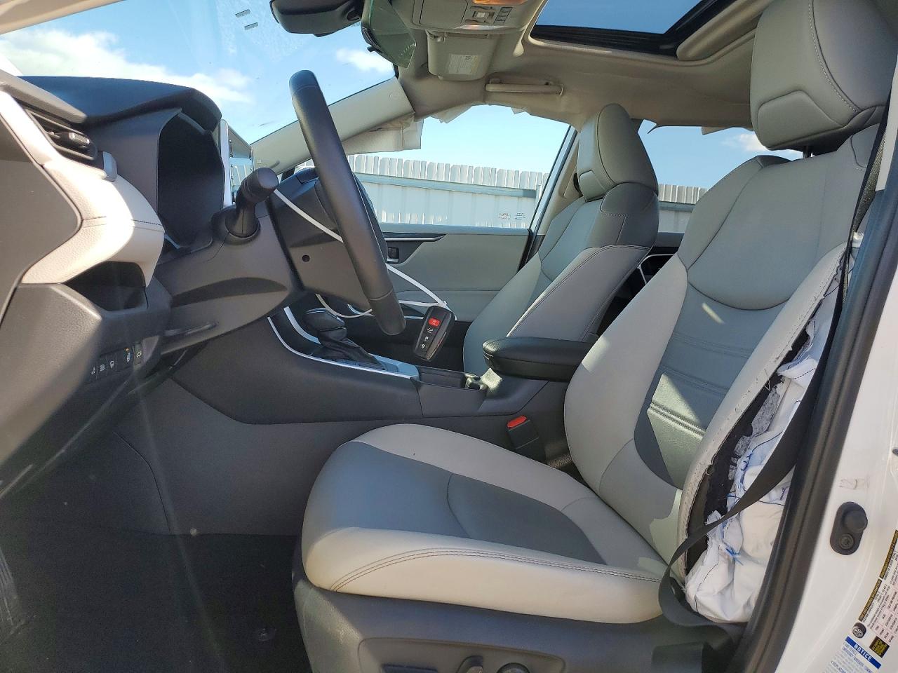 2021 TOYOTA RAV4 XLE PREMIUM photo 7