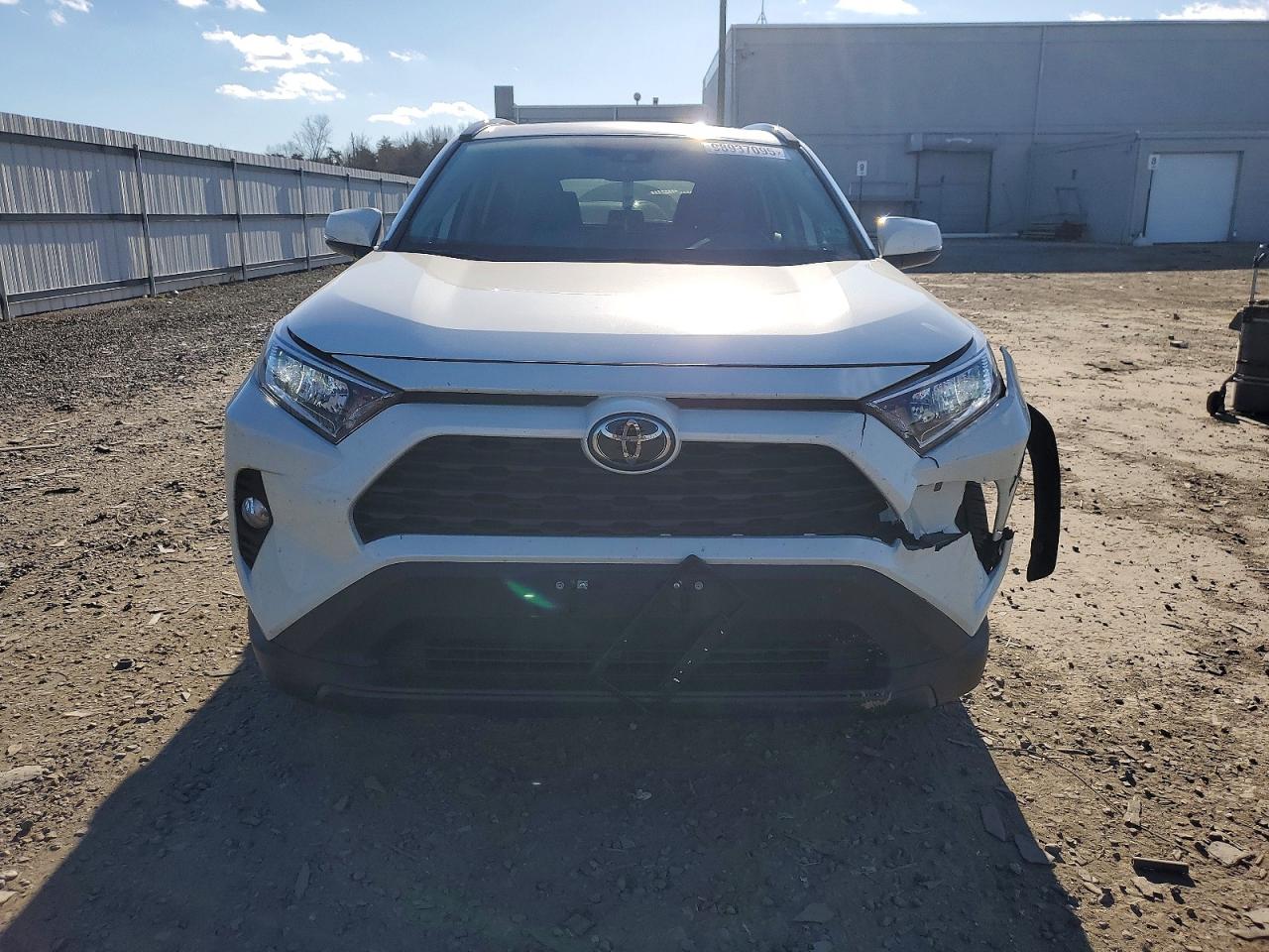 2021 TOYOTA RAV4 XLE PREMIUM photo 5