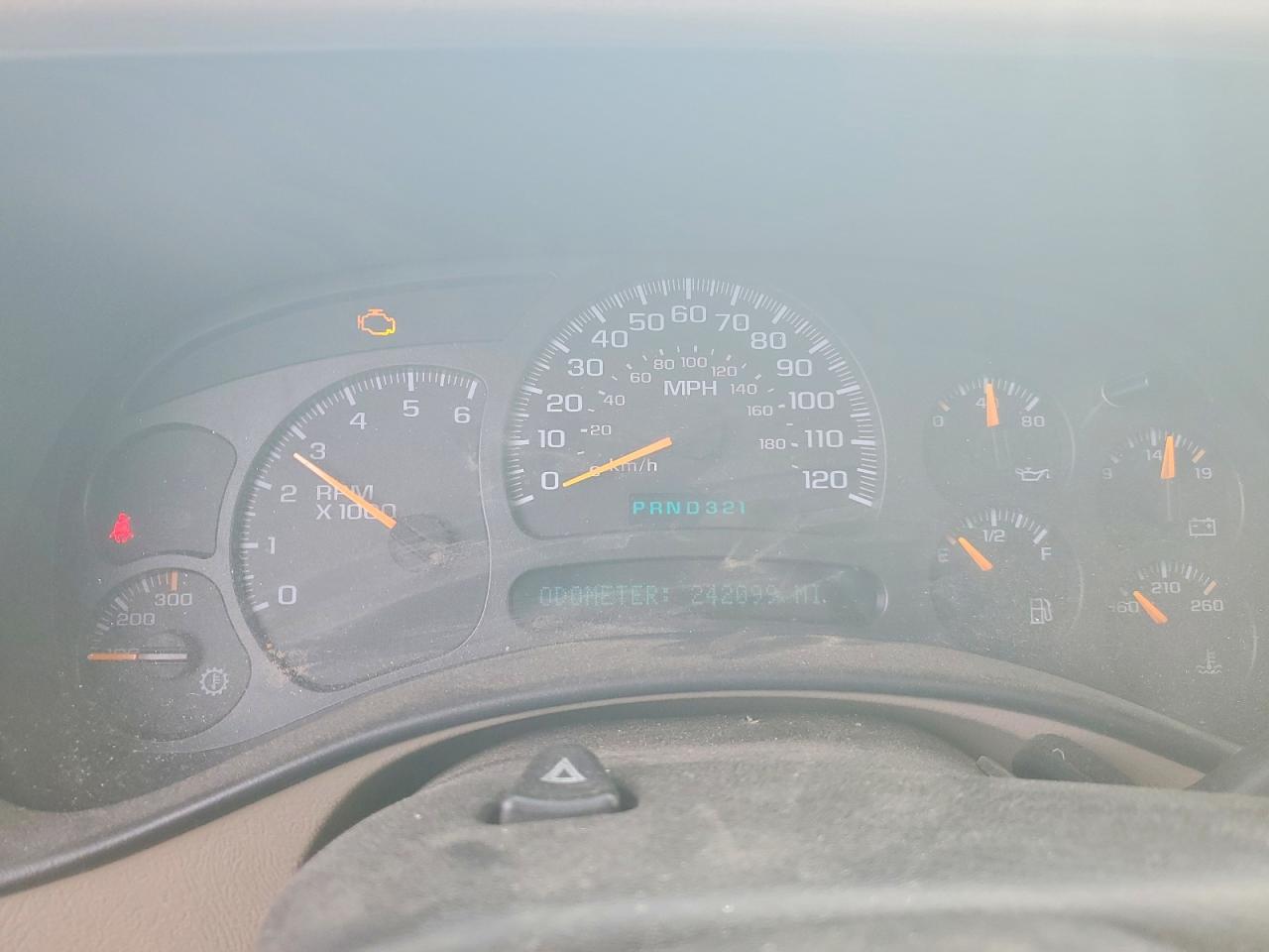 2004 GMC NEW SIERRA K2500 photo 9