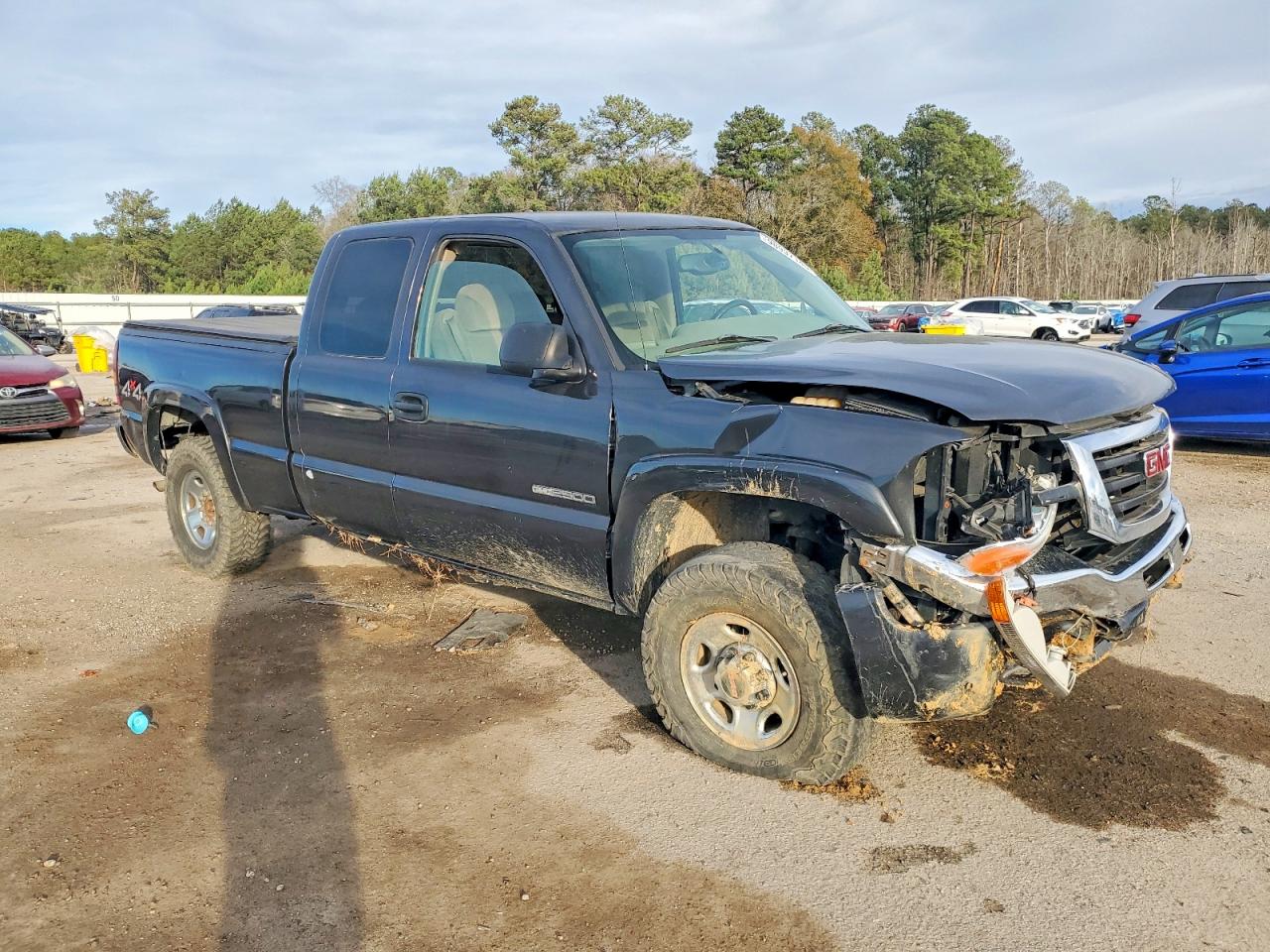 2004 GMC NEW SIERRA K2500 photo 4