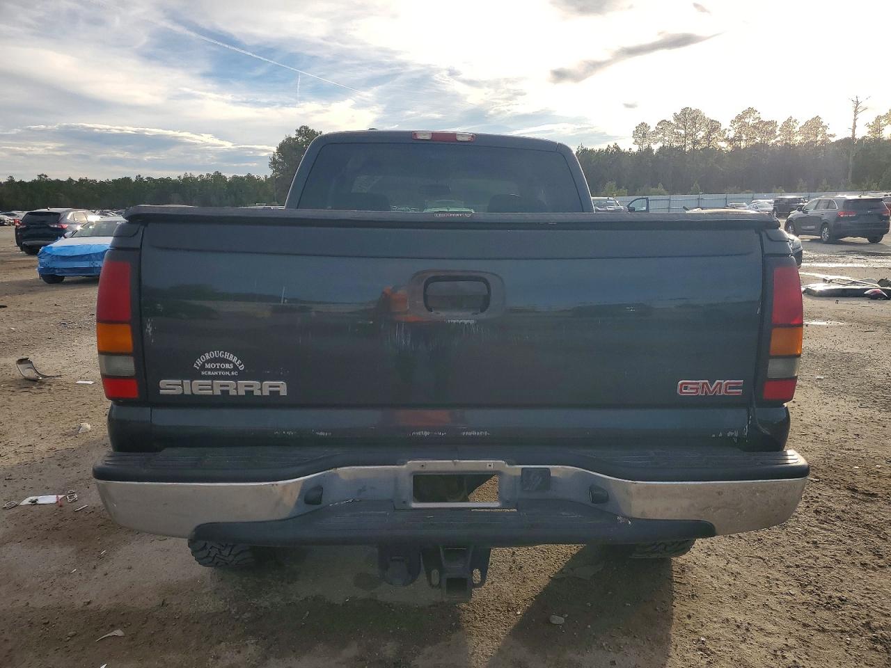2004 GMC NEW SIERRA K2500 photo 6