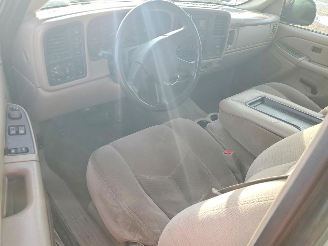 2004 GMC NEW SIERRA K2500 photo 8