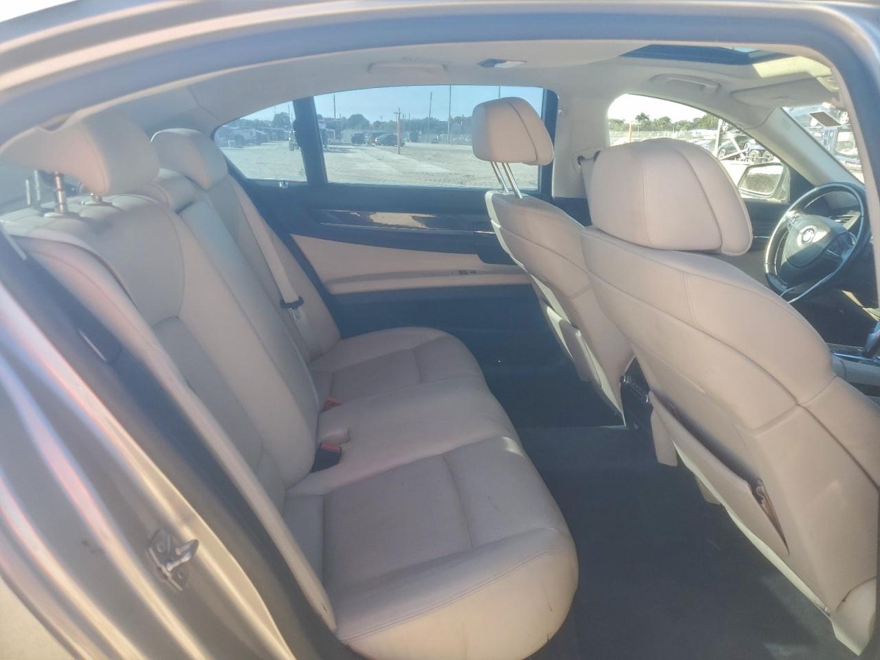 2011 BMW 750 LXI photo 10
