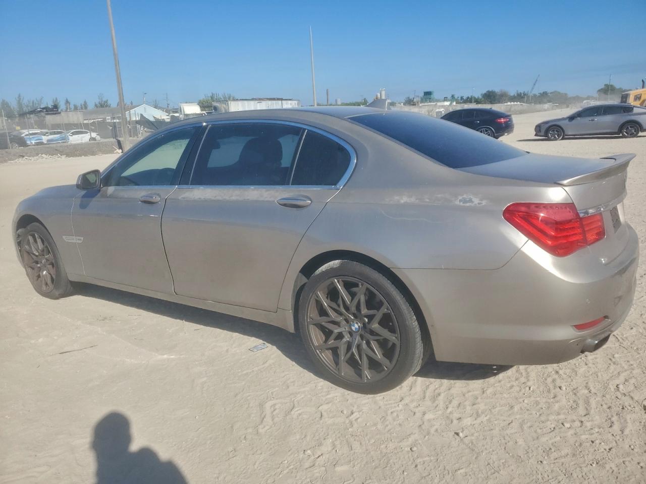 2011 BMW 750 LXI photo 2