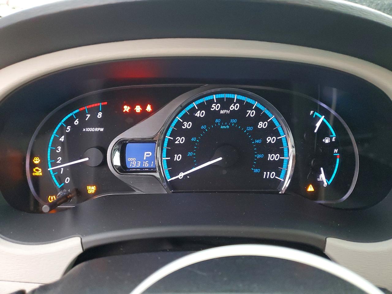 2013 TOYOTA SIENNA XLE photo 9