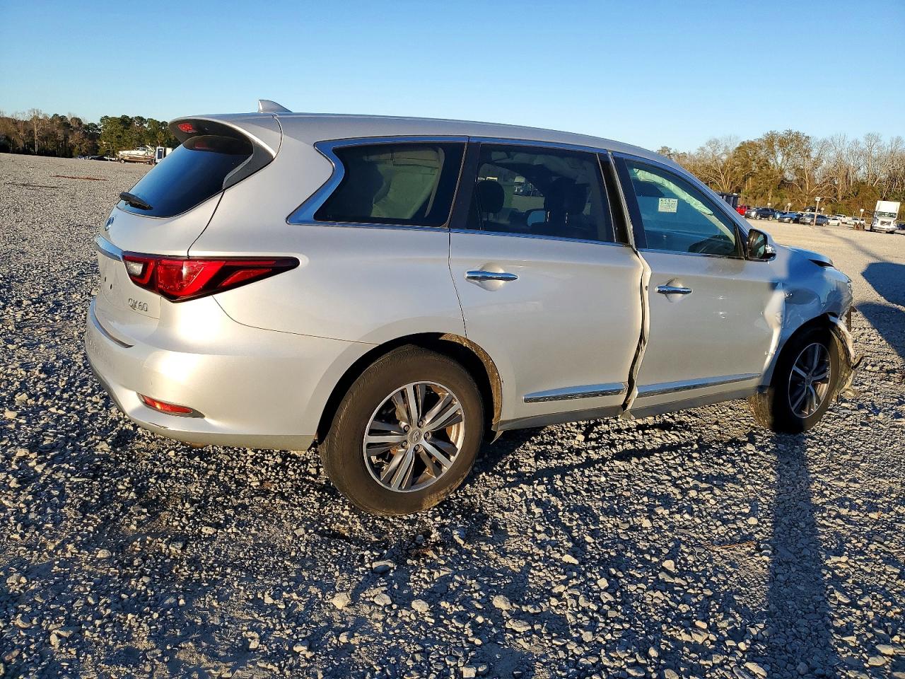 2020 INFINITI QX60 LUXE photo 3