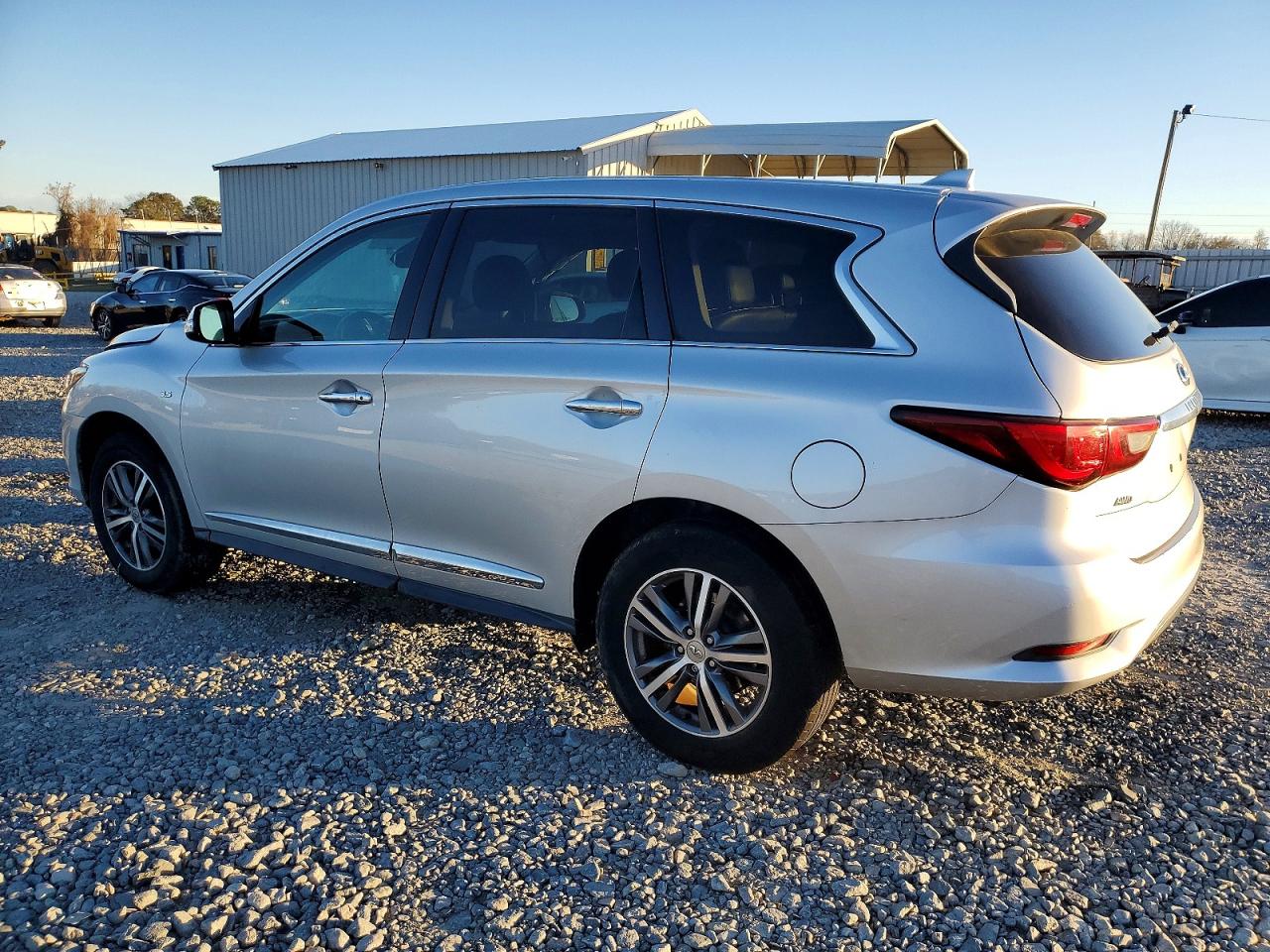 2020 INFINITI QX60 LUXE photo 2