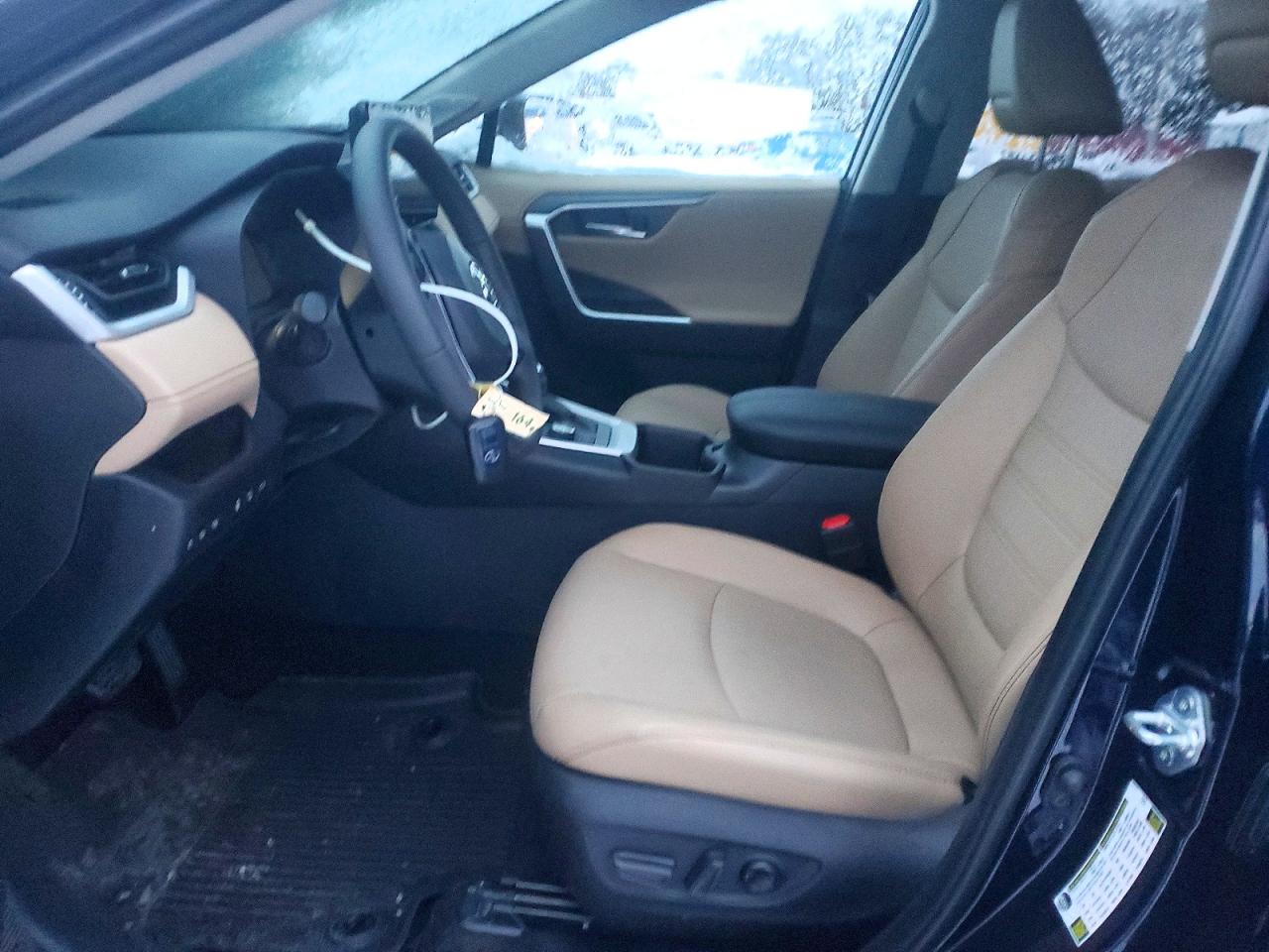 2025 TOYOTA RAV4 LIMITED photo 7