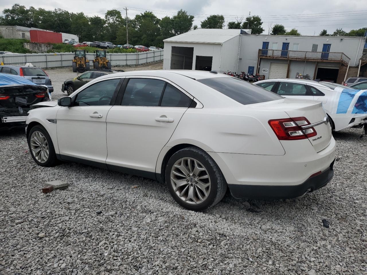 2014 FORD TAURUS LIMITED photo 2