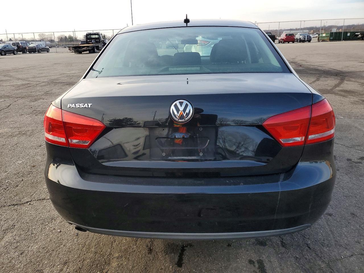 2012 VOLKSWAGEN PASSAT S photo 6