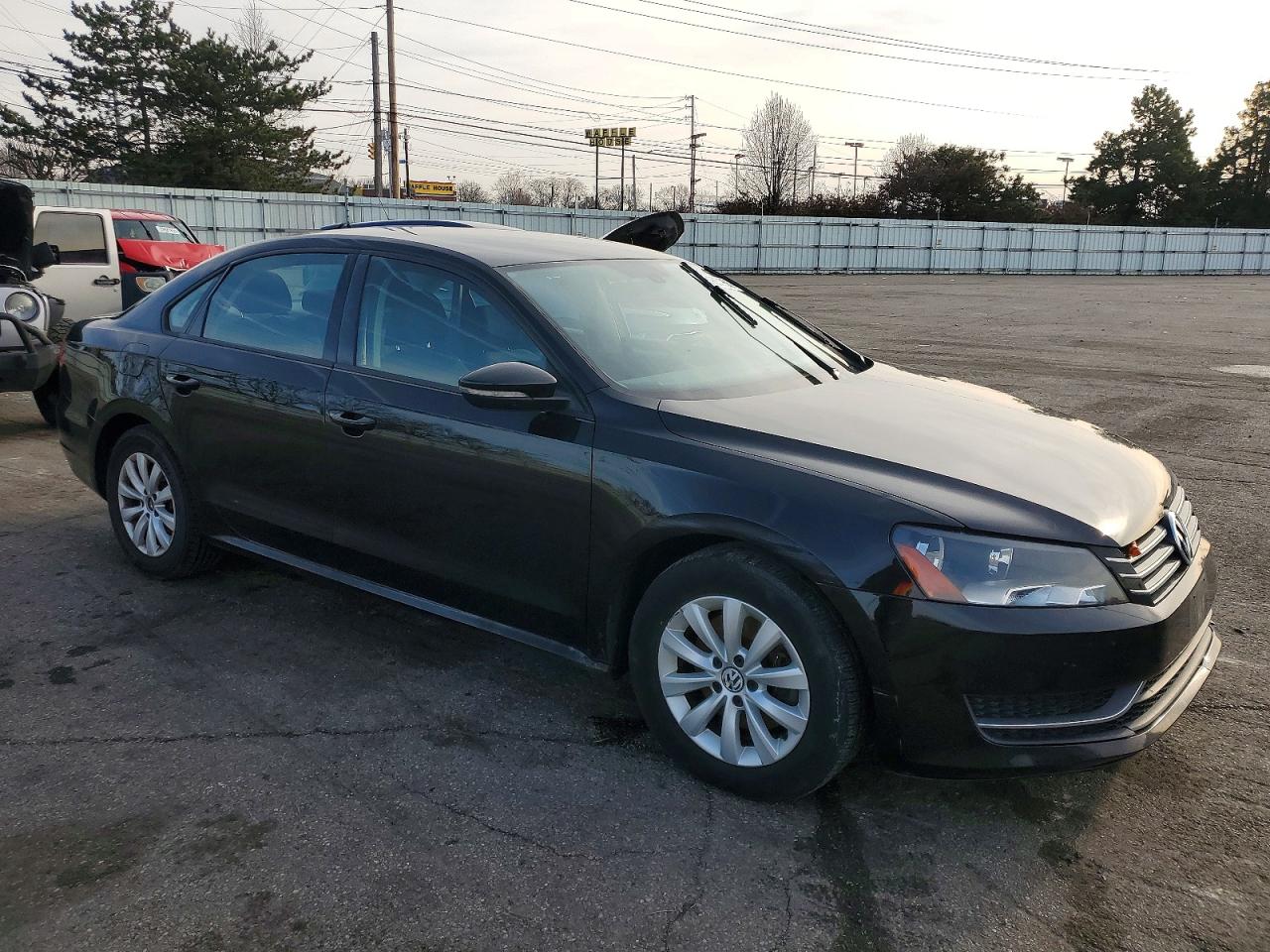 2012 VOLKSWAGEN PASSAT S photo 4