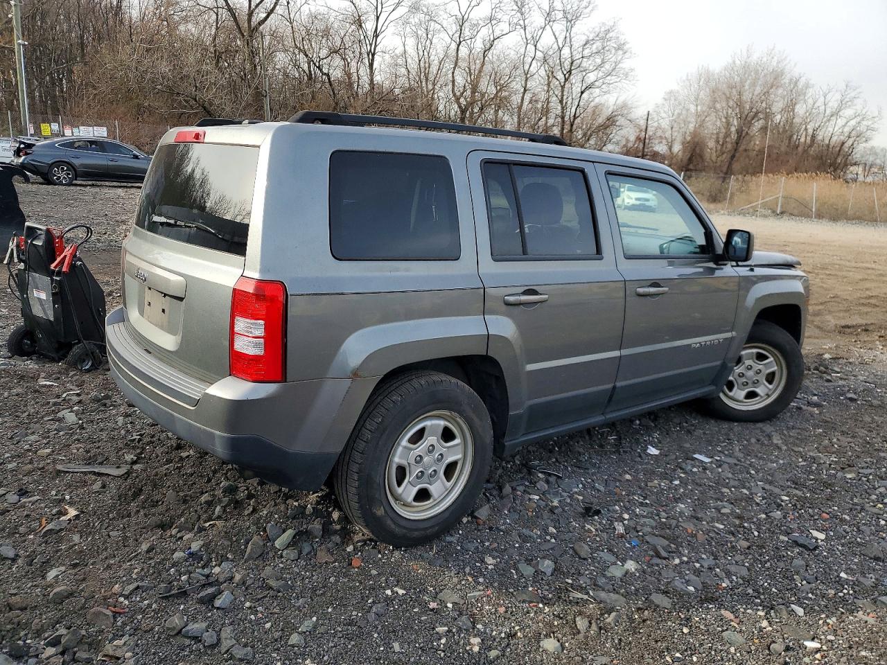 2012 JEEP PATRIOT SPORT photo 3
