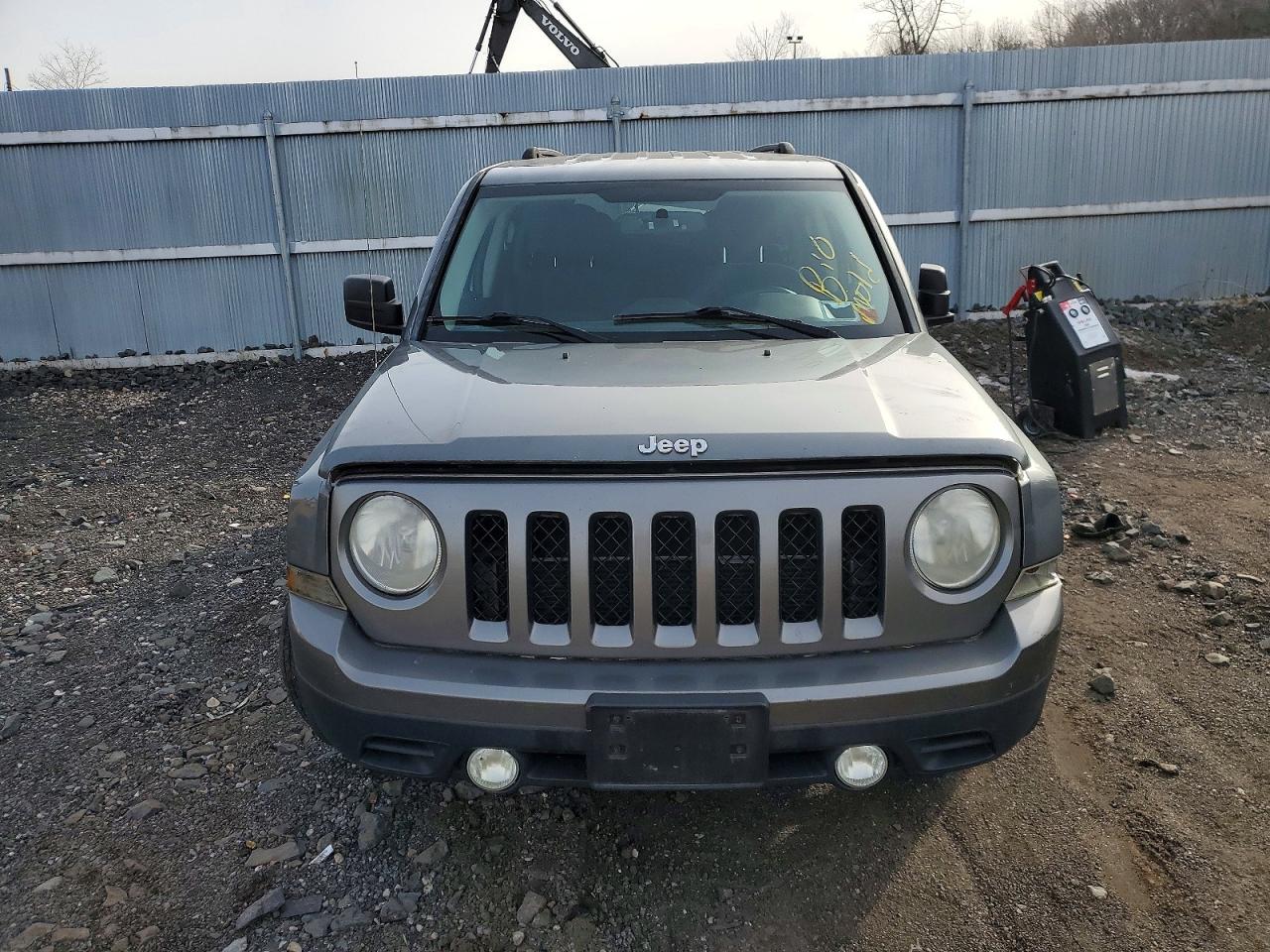 2012 JEEP PATRIOT SPORT photo 5