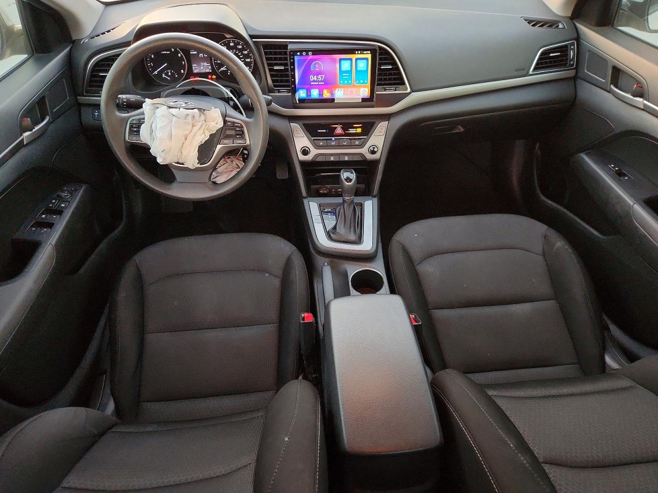 2018 HYUNDAI ELANTRA SE photo 8