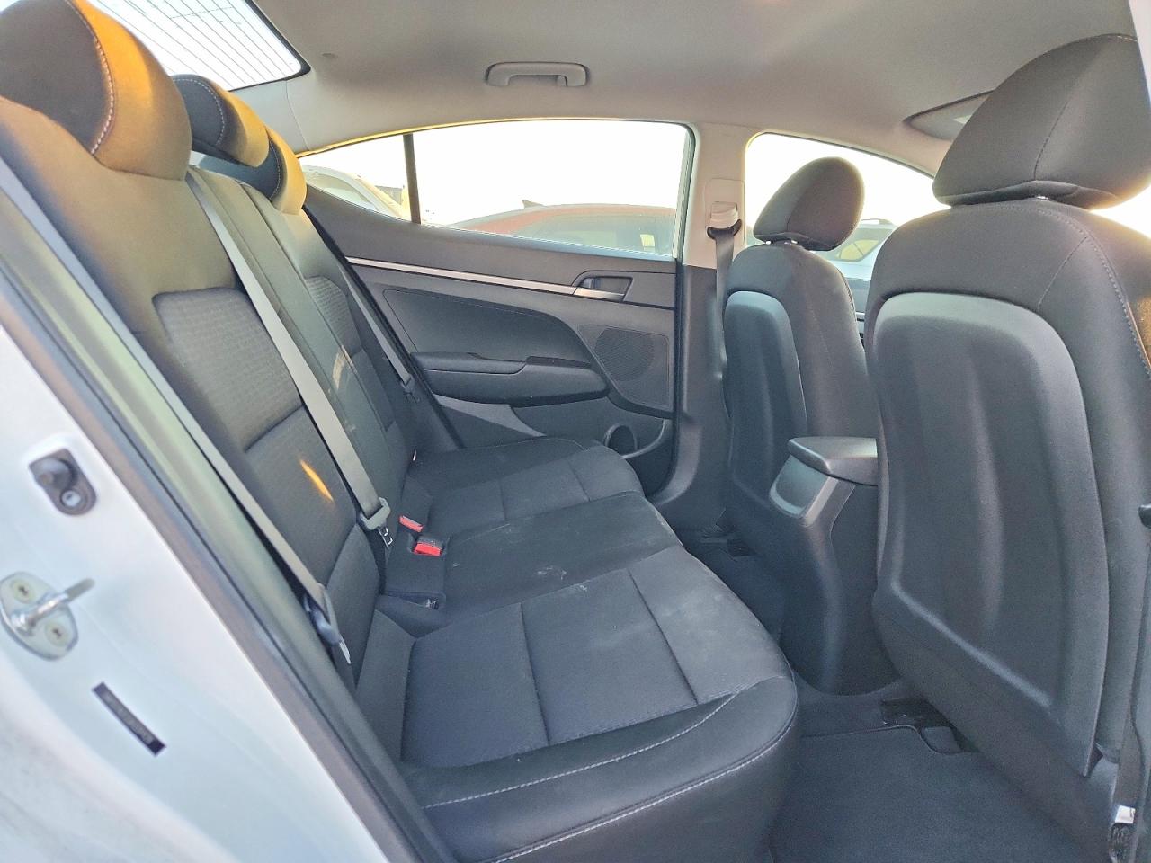 2018 HYUNDAI ELANTRA SE photo 10