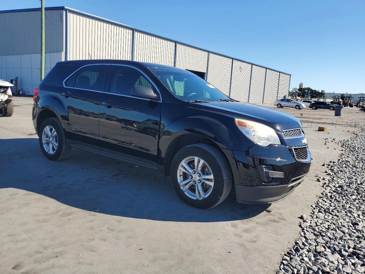 2015 CHEVROLET EQUINOX LS photo 4
