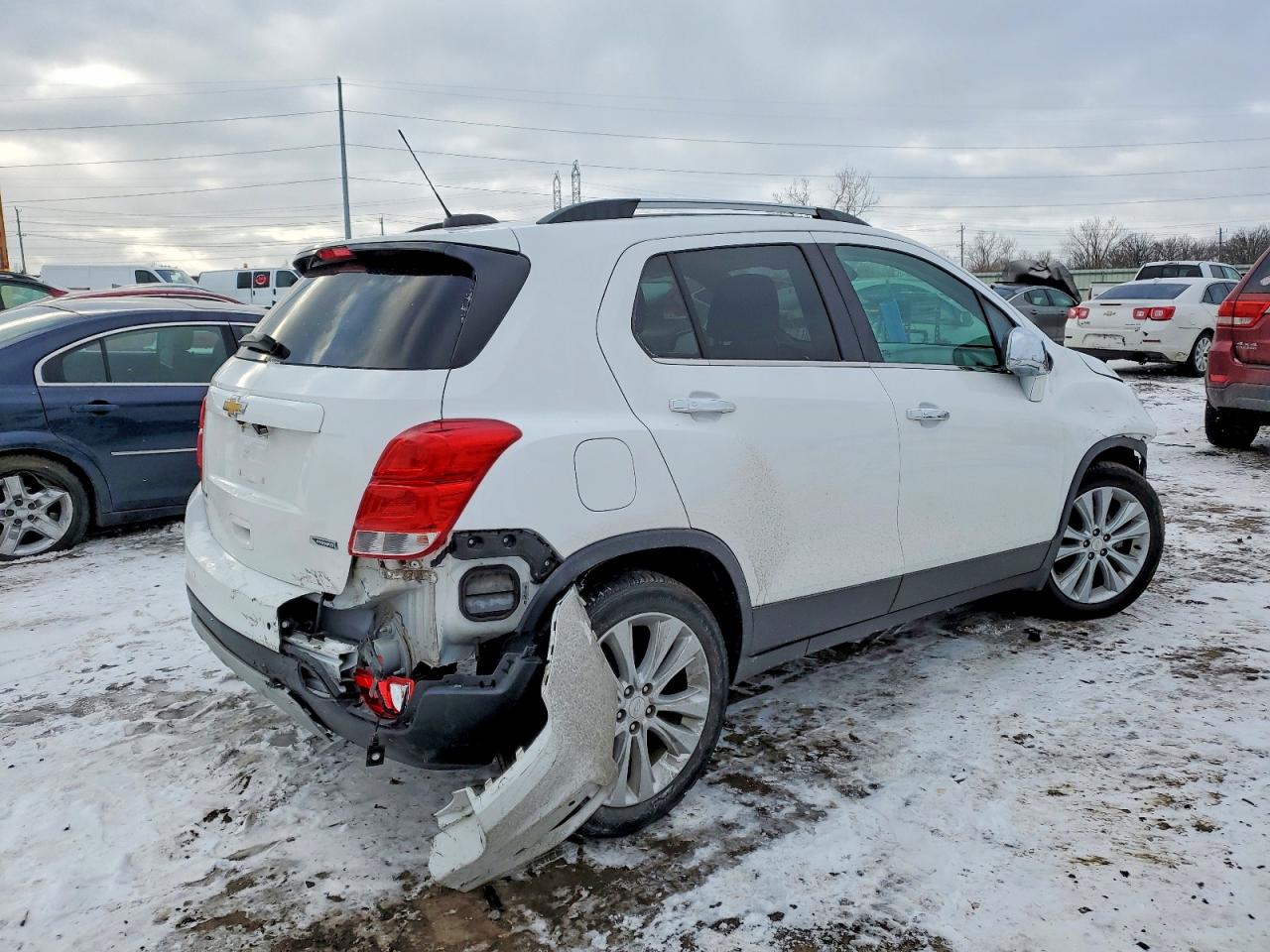 2017 CHEVROLET TRAX PREMIER photo 3