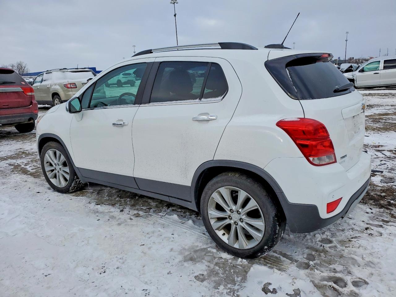 2017 CHEVROLET TRAX PREMIER photo 2