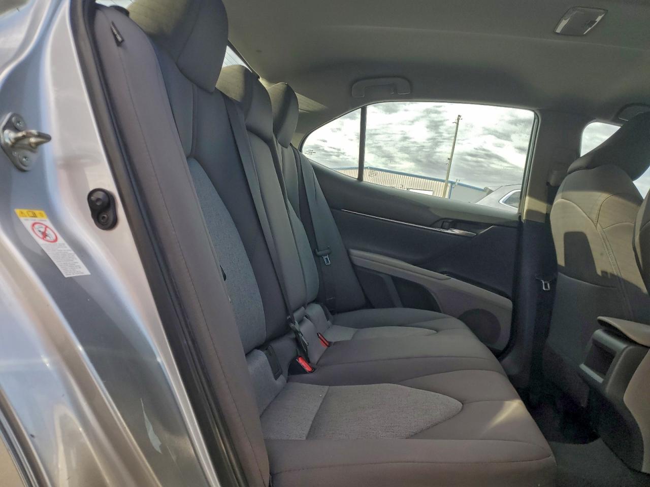 2018 TOYOTA CAMRY L photo 10