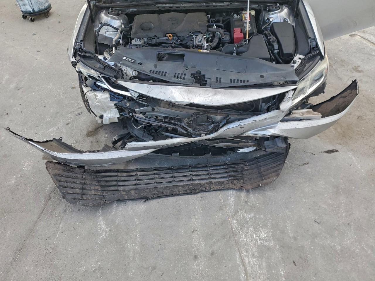2018 TOYOTA CAMRY L photo 11