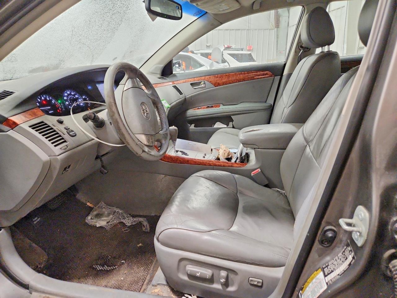 2006 TOYOTA AVALON XL photo 7