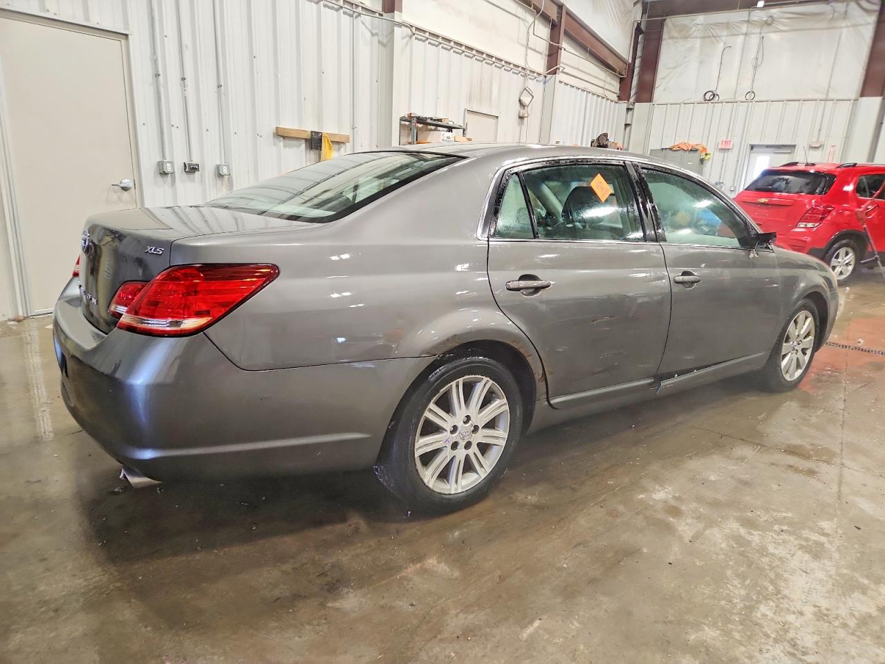 2006 TOYOTA AVALON XL photo 3