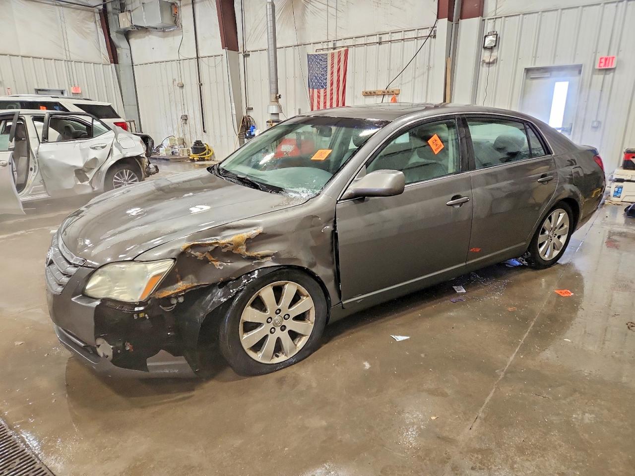2006 TOYOTA AVALON