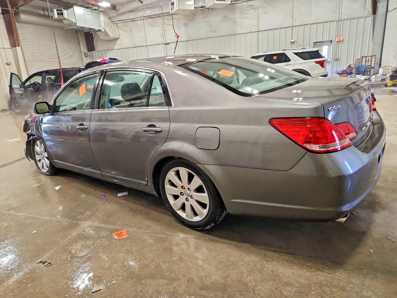 2006 TOYOTA AVALON XL photo 2