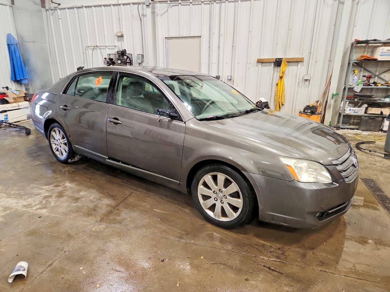 2006 TOYOTA AVALON XL photo 4