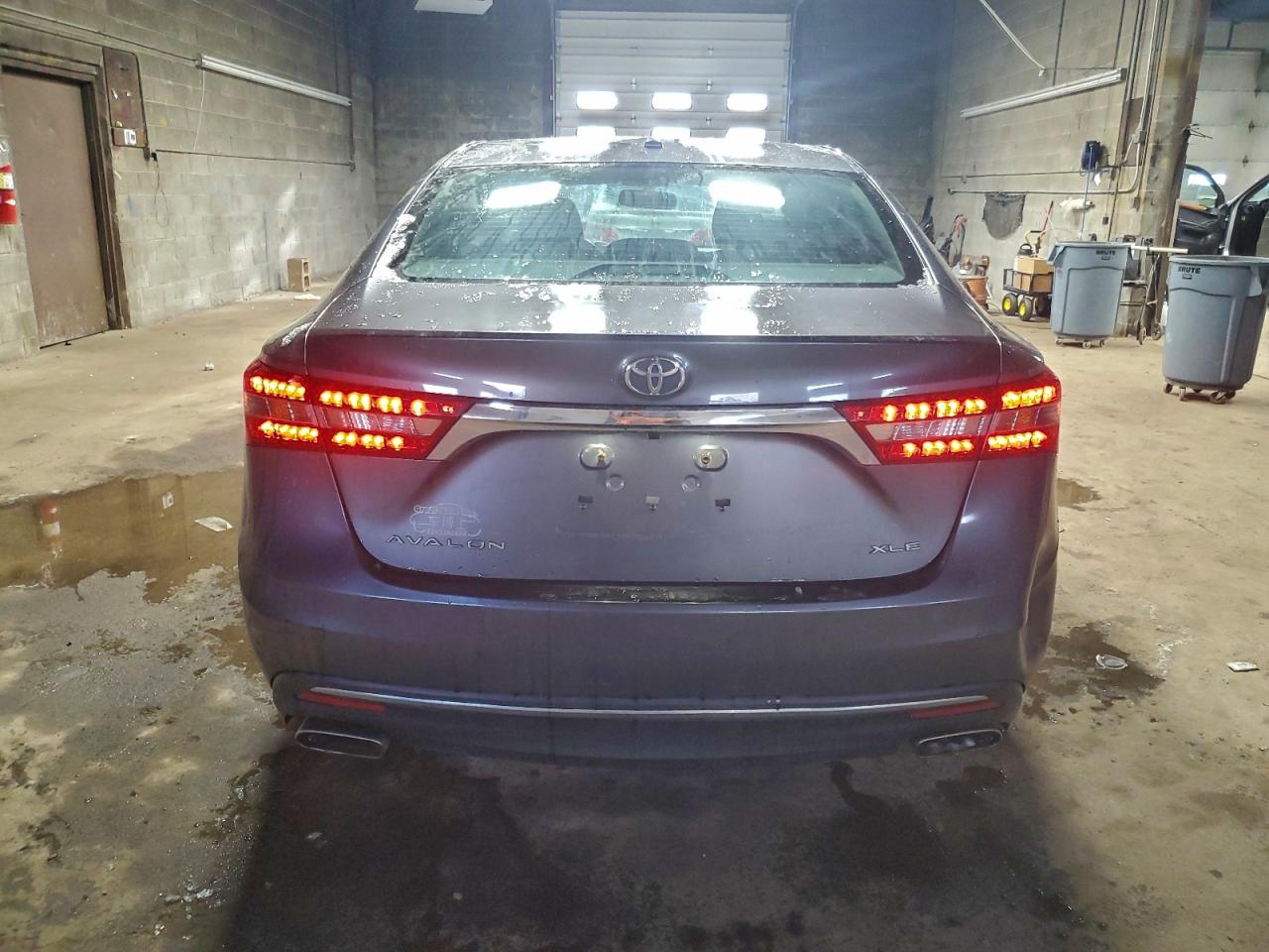 2016 TOYOTA AVALON XLE photo 6