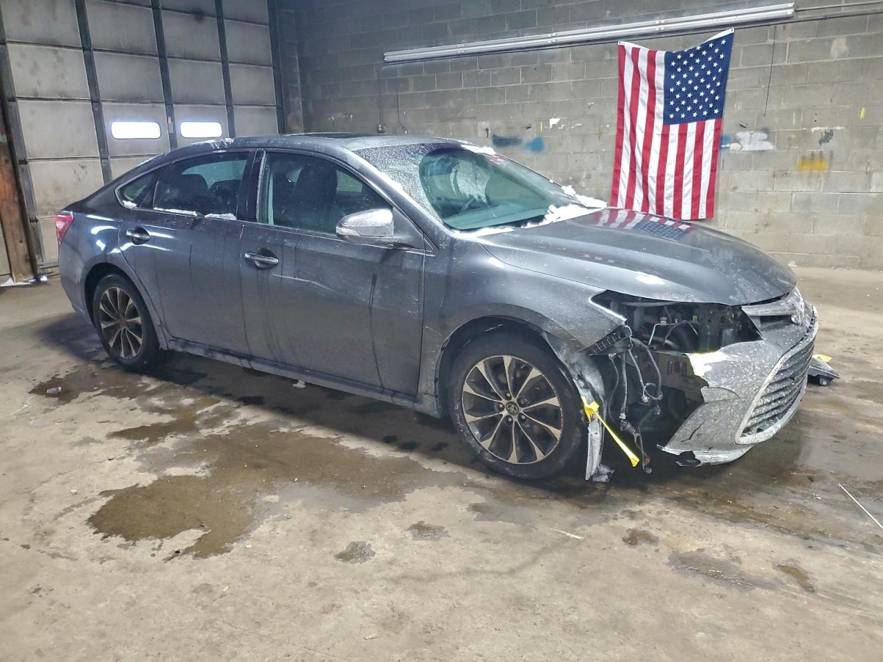 2016 TOYOTA AVALON XLE photo 4