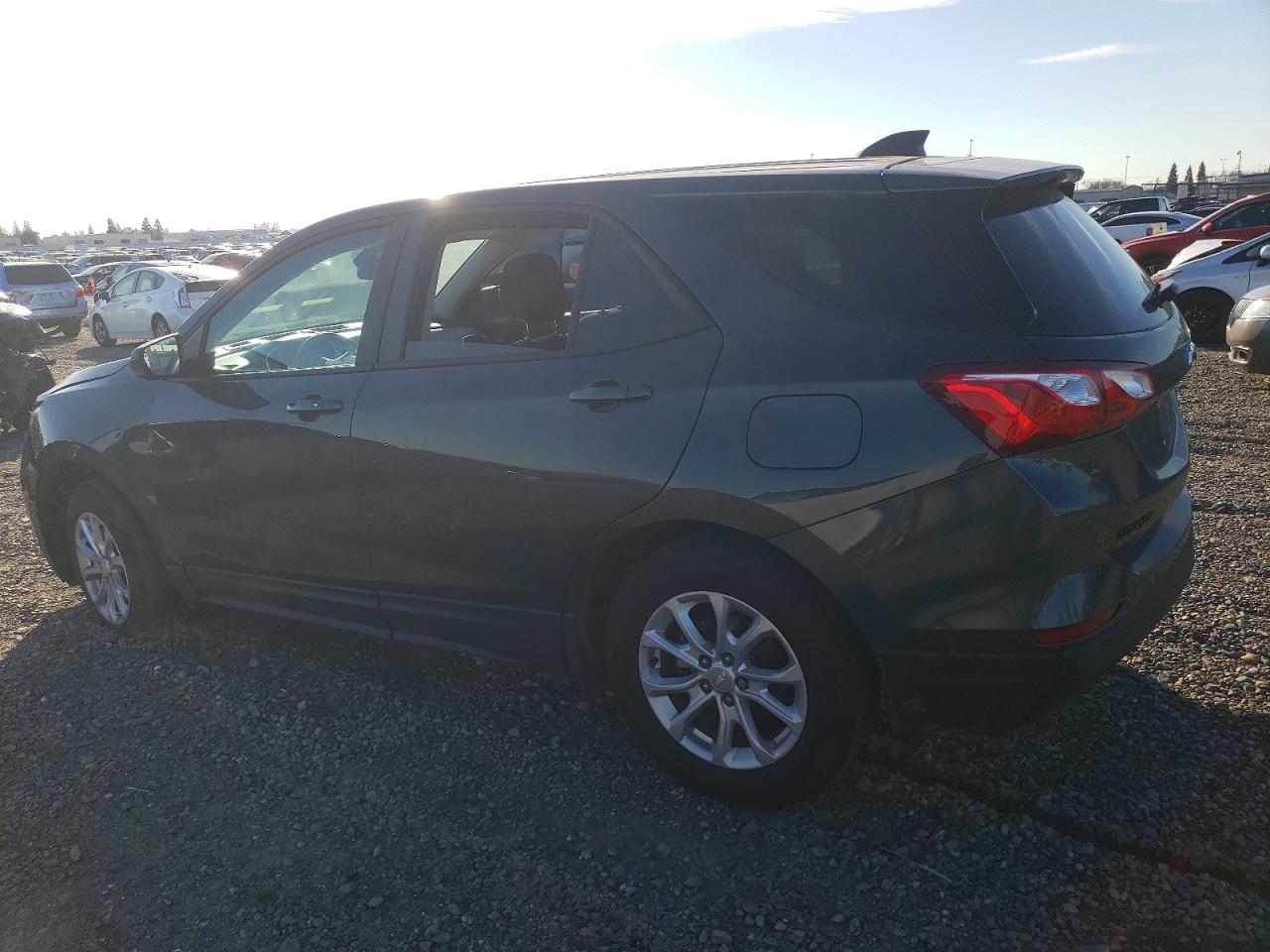 2020 CHEVROLET EQUINOX LS photo 2