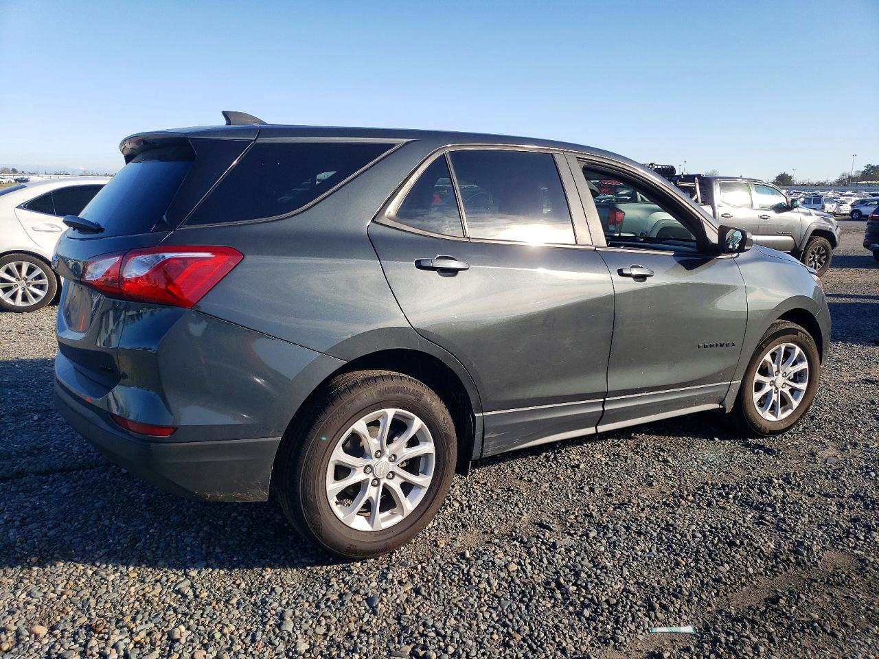 2020 CHEVROLET EQUINOX LS photo 3