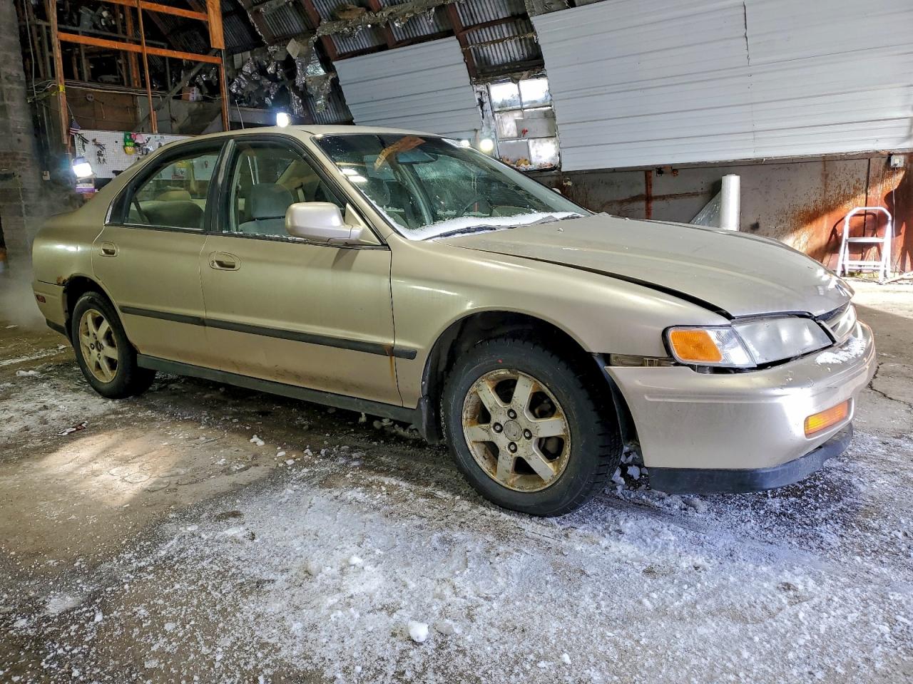 1994 HONDA ACCORD LX photo 4